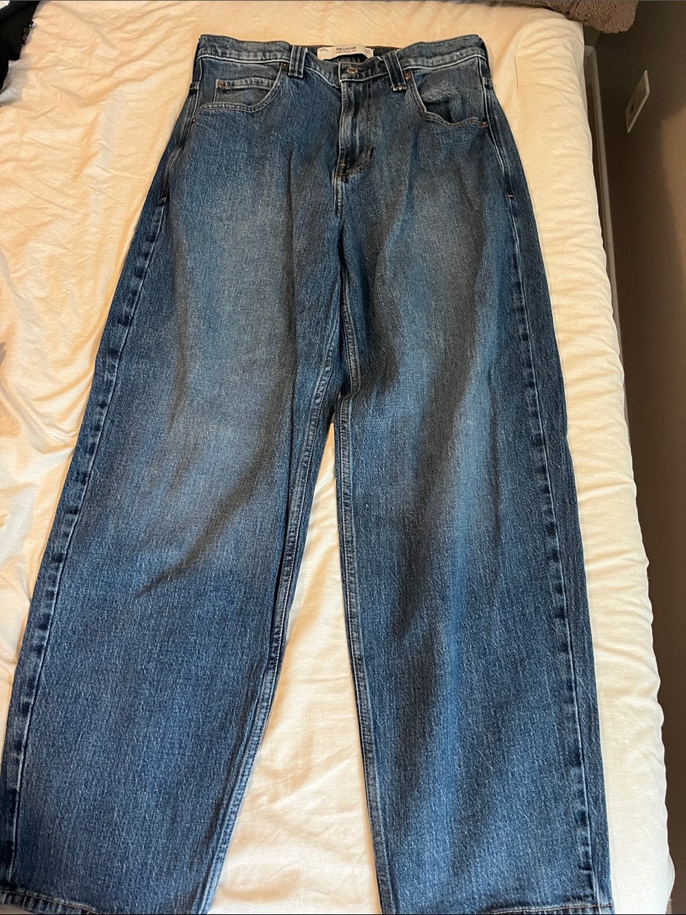 Hollister Men's Straight Leg Blue Denim Jeans